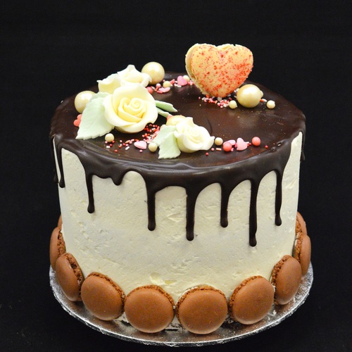 DRIP & MACARONS CAKE - Choco